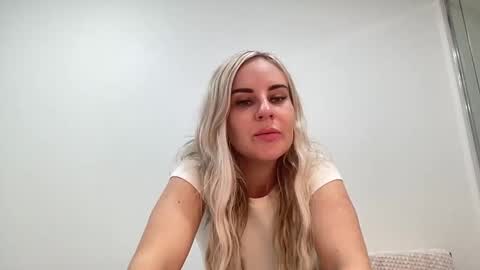 Leanna online show from January 22, 3:31 am