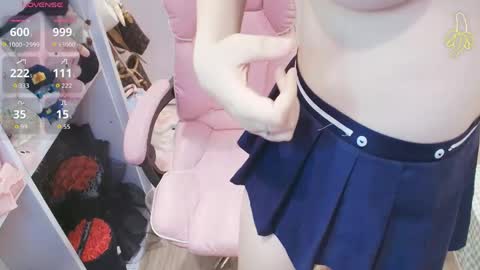 Lee online show from April 25, 1:41 pm