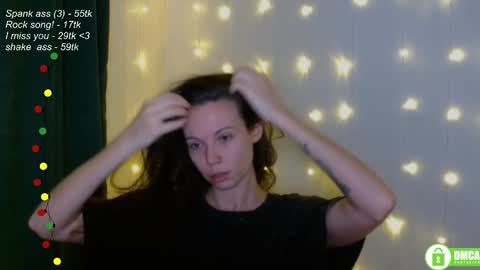Snapshot of leia_bell chatting on March 8, 6:14 pm hey Im Leia and I love rock online show from March 8, 6:14 pm