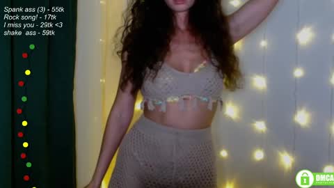Snapshot of leia_bell chatting on January 17, 6:12 pm hey Im Leia and I love rock online show from January 17, 6:12 pm
