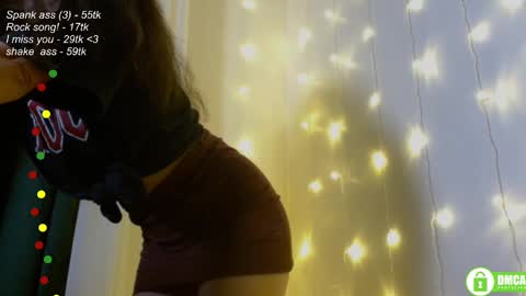 Snapshot of leia_bell chatting on February 15, 6:44 pm hey Im Leia and I love rock online show from February 15, 6:44 pm
