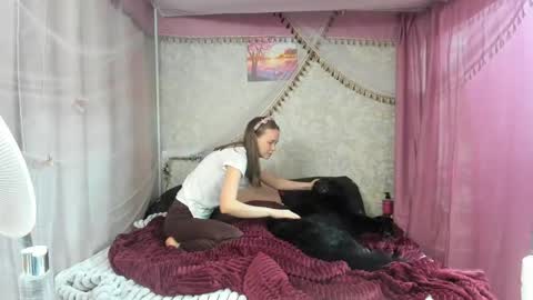 leila_bambi_ online show from April 30, 7:19 pm