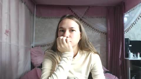 leila_bambi_ online show from December 1, 8:22 pm