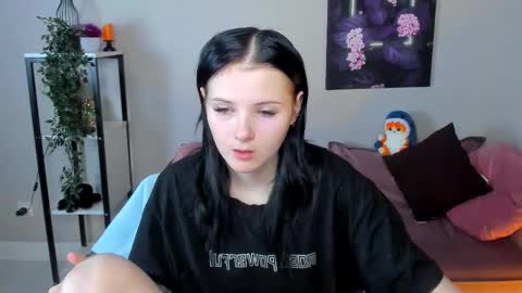 Leila online show from November 22, 5:43 am