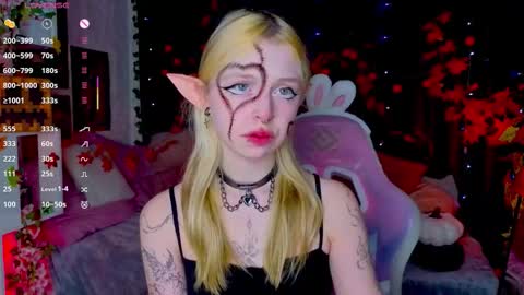 Leila online show from October 31, 5:39 pm