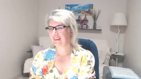 Leila Kinky online show from July 3, 5:02 am