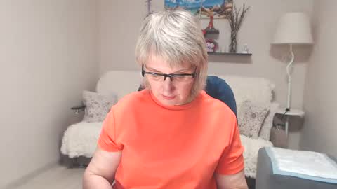 Leila Kinky online show from August 3, 12:55 pm
