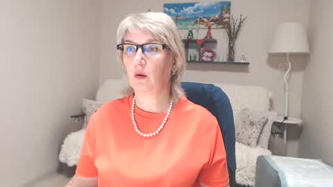 Leila Kinky online show from August 3, 8:29 am