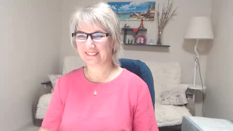 Snapshot of leilamays chatting on October 22, 5:23 am Leila Kinky online show from October 22, 5:23 am