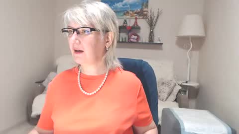 Leila Kinky online show from July 19, 6:37 am