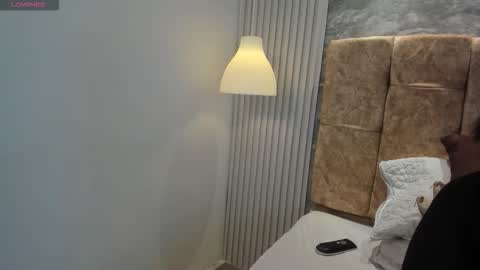 leilapons online show from October 29, 5:26 pm