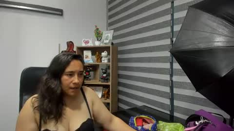 Leila online show from July 6, 11:15 am
