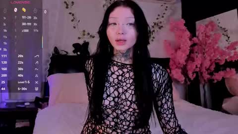 Snapshot of lein_bone chatting on October 19, 12:56 am Lein online show from October 19, 12:56 am