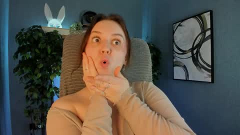 Lela online show from February 26, 10:20 pm