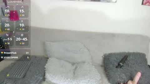 lele_699 online show from July 25, 8:10 am