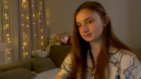 Lelia online show from May 3, 9:29 pm