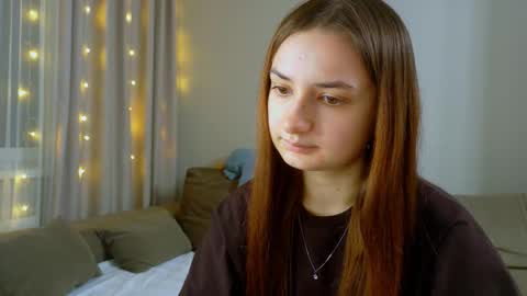 Lelia online show from March 4, 10:05 pm