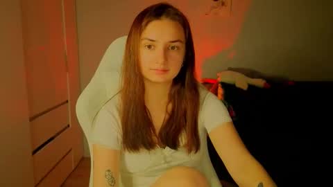 Lelia online show from September 18, 4:16 pm