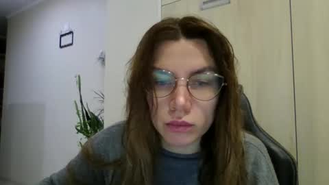 lena6122000 online show from November 25, 1:46 pm