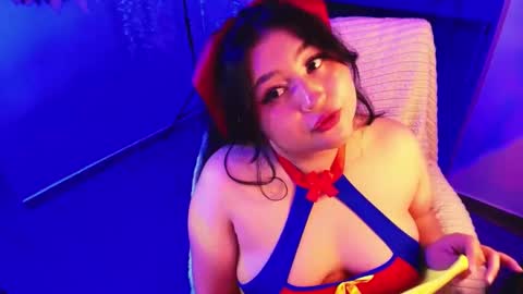 Lenna Kang online show from March 2, 7:09 pm