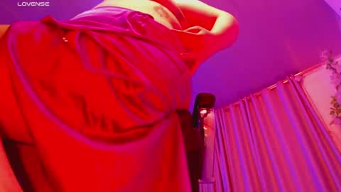 Lenna Kang online show from July 9, 3:36 pm