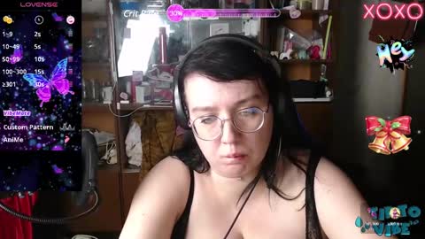 Snapshot of leona_harrison chatting on December 20, 7:50 pm Leona Harrison online show from December 20, 7:50 pm