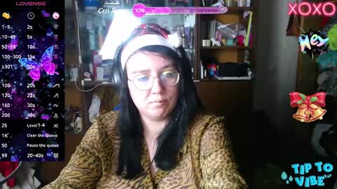 Snapshot of leona_harrison chatting on December 22, 3:22 pm Leona Harrison online show from December 22, 3:22 pm