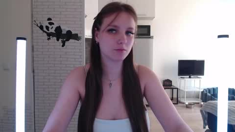 Leonaalove online show from April 21, 2:35 pm