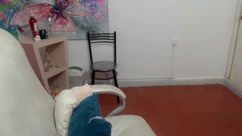 Snapshot of leonela_69 chatting on September 29, 3:33 am leonela online show from September 29, 3:33 am