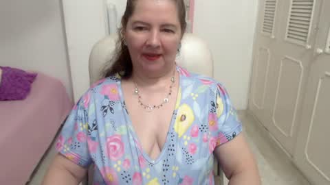 leonela   online show from July 10, 12:56 am