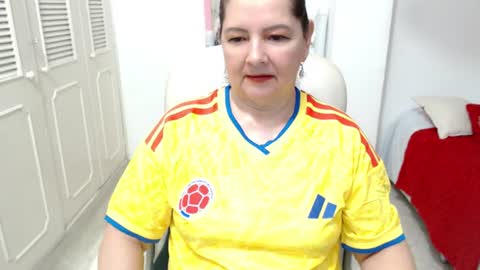 leonela   online show from June 18, 9:14 am