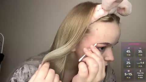 Hello everyone Im Lora Its my first day Were going to have fun together online show from February 24, 11:31 am