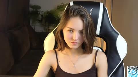 Leslie online show from June 22, 1:10 am