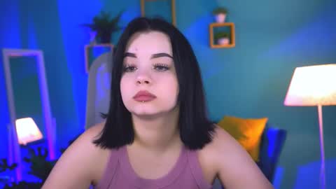 LeslieRowe online show from October 5, 8:25 pm