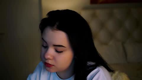 LeslieRowe online show from November 19, 6:08 pm