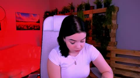 LeslieRowe online show from November 3, 2:21 pm