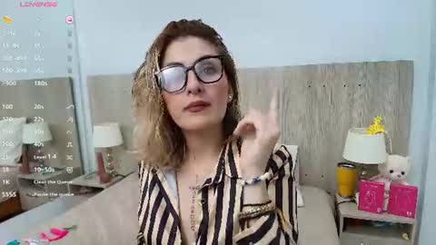 Lesly Santodomingo online show from July 28, 2:13 pm