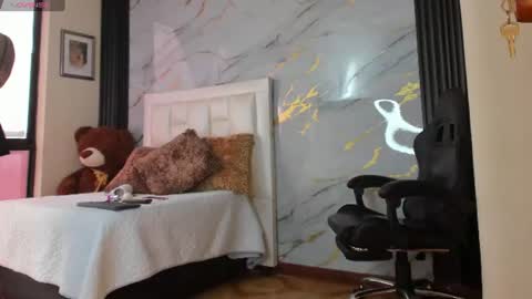I am here from Monday to Friday from 730 am to 130 pm Colombia time and saturday from 500 am to 1000 am .... Soon Blue page online show from June 16, 1:01 pm