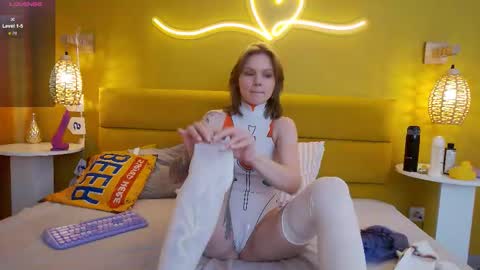 Snapshot of lessysweety chatting on October 2, 3:44 am Lessy online show from October 2, 3:44 am