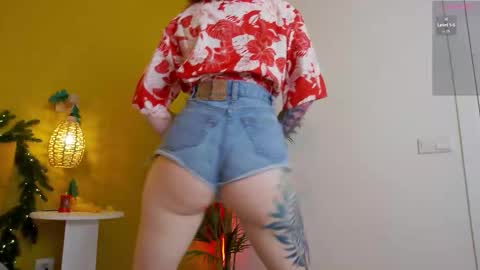 Lessy online show from December 5, 2:55 am