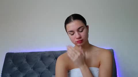 Snapshot of lette_emily chatting on October 28, 10:32 am Emily online show from October 28, 10:32 am