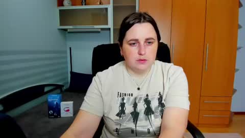 Naomi online show from June 22, 8:22 am