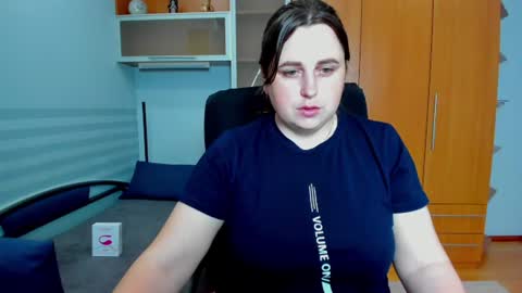 Naomi online show from June 16, 6:14 am