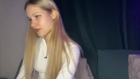Kate online show from May 18, 3:29 pm