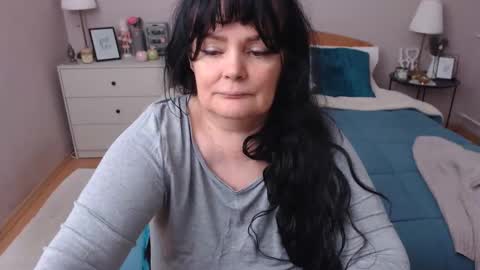 Mary online show from December 15, 1:38 pm