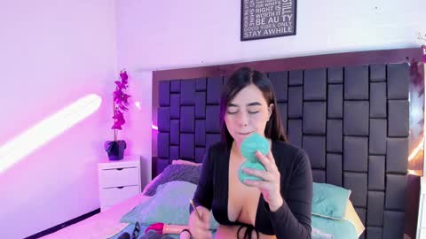 Snapshot of lexi_howard_ chatting on January 14, 3:22 am Lexi Howard online show from January 14, 3:22 am