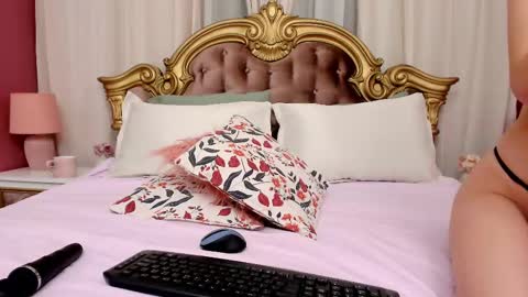 Snapshot of lexi_luna18 chatting on February 26, 6:36 pm Luna online show from February 26, 6:36 pm