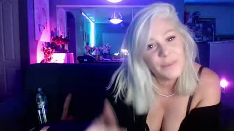 Lexi online show from August 7, 5:03 am