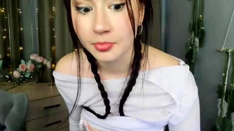 Vicki online show from March 7, 3:30 pm