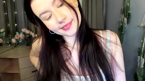 Vicki online show from March 13, 5:03 pm